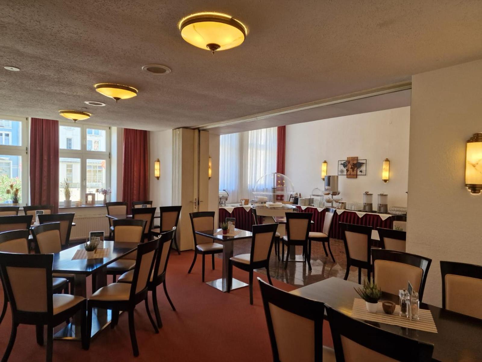 Hotel Am Markt & Brauhaus Stadtkrug Ueckermünde Екстериор снимка