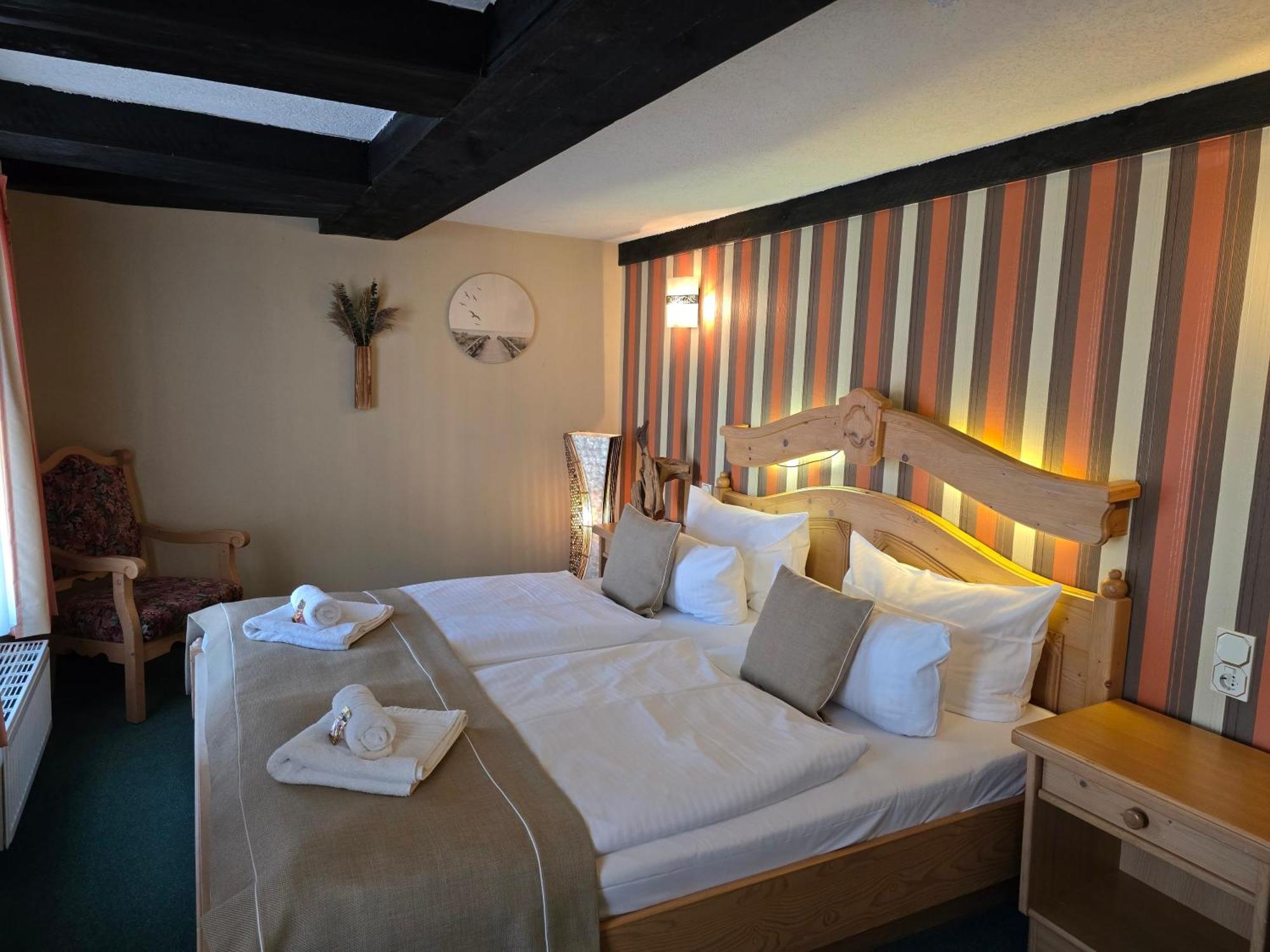 Hotel Am Markt & Brauhaus Stadtkrug Ueckermünde Екстериор снимка