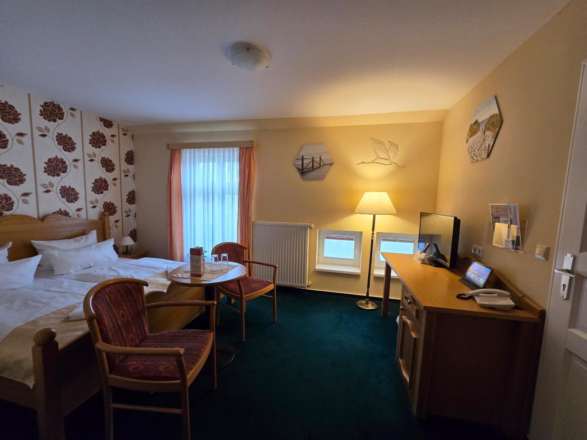 Hotel Am Markt & Brauhaus Stadtkrug Ueckermünde Екстериор снимка