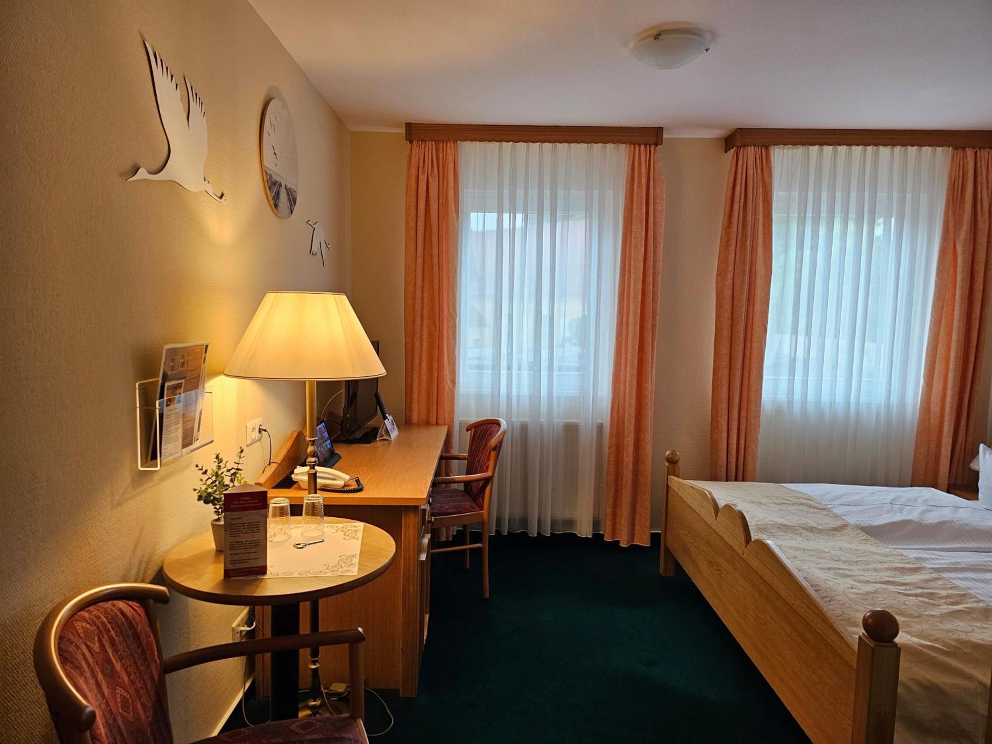Hotel Am Markt & Brauhaus Stadtkrug Ueckermünde Екстериор снимка